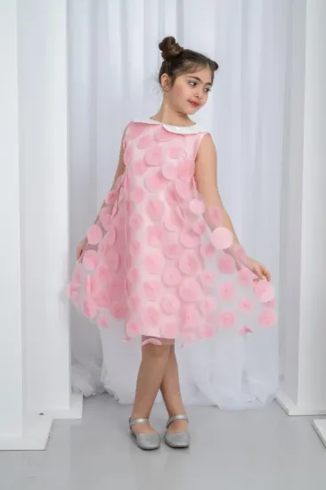 صورة فستان سهرات لحمي قلاب ابيض